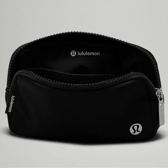 NWT lululemon 1L Black Belt Bag - Picture 5 of 6